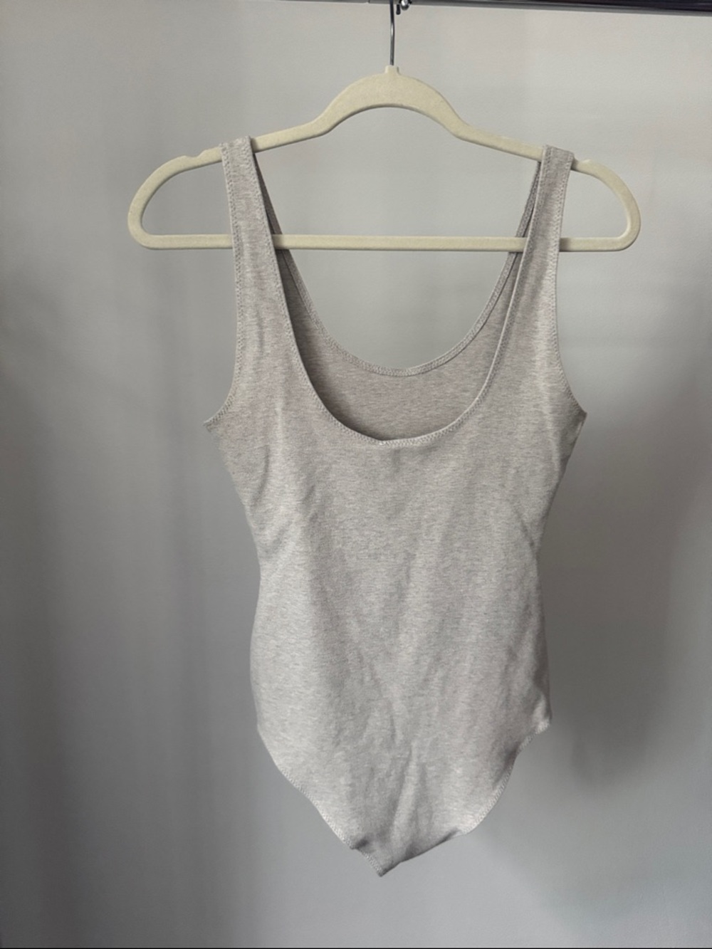 Wilfred Scoop Neck Tank Bodysuit - Light Gray - Picture 2 of 3